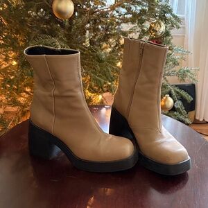 Vagabond Tan Heeled Boots